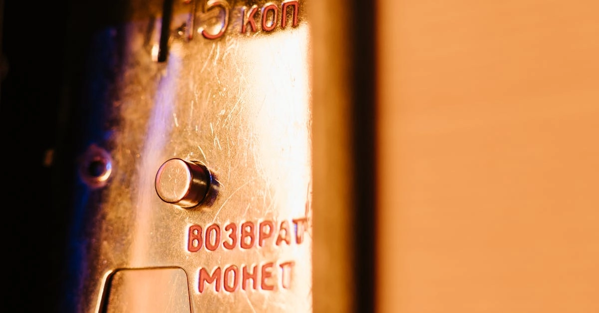 Винтажный игровой автомат эпохи классических слотов 80-х годов